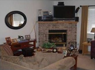 5th image of 4493 Park Hollow Ln