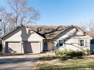 7730 Darnell St, Lenexa, KS, 66216