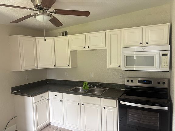 3rd image of 206 W Idlewild Ave #206