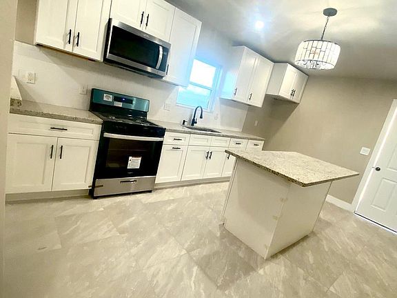 4th image of 9214 Santa Rosalia Ct
