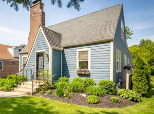 426 S Cornell Ave, Villa Park, IL 60181