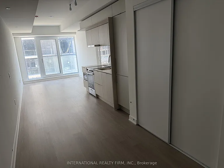 448 Burnhamthorpe Rd W #425 — Photo 1