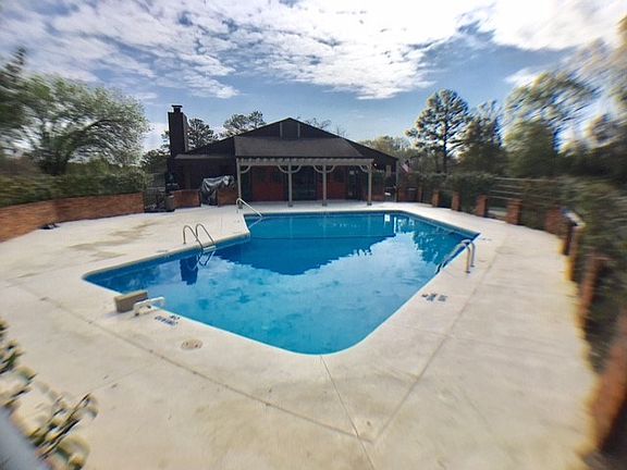 4th image of 766 Willow Creek Dr