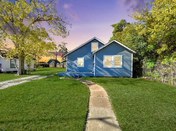 210 S 6th St, La Porte, TX 77571