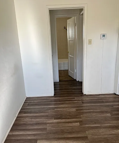 1021 1/2 E Elk Ave — Photo 5