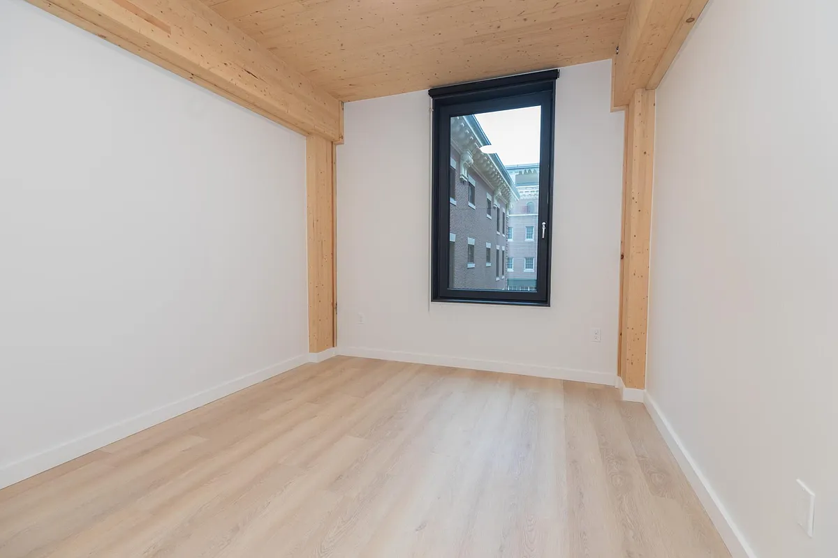 Building Photo - 11 Lenox St #205