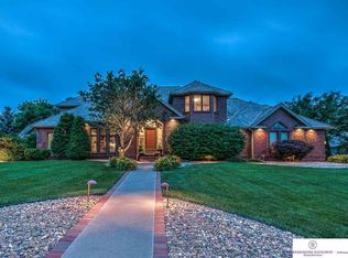 714 N 158th St, Omaha, NE 68118
