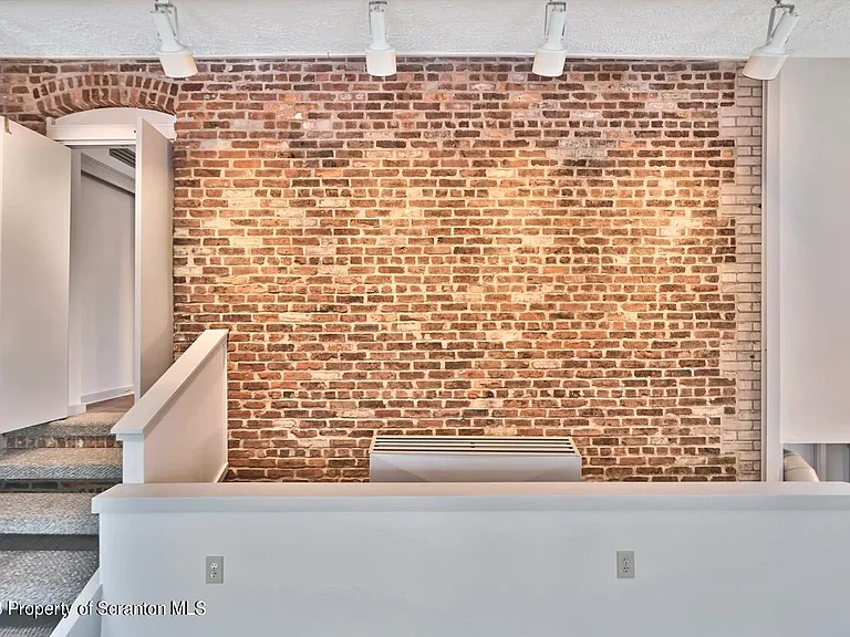 1409 Penn Ave #3 — Photo 41