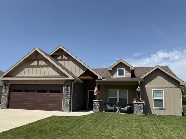 307 Lykins Ln, Cameron, MO 64429