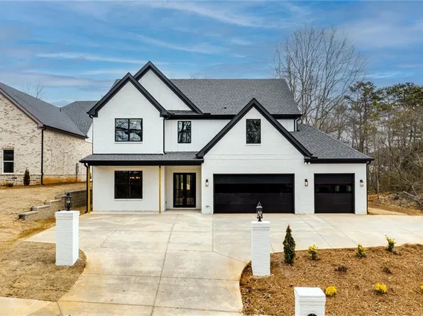 391 Thunder Rd, Buford, GA 30518