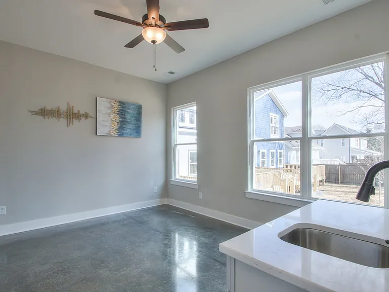 2810 Gear St — Photo 16
