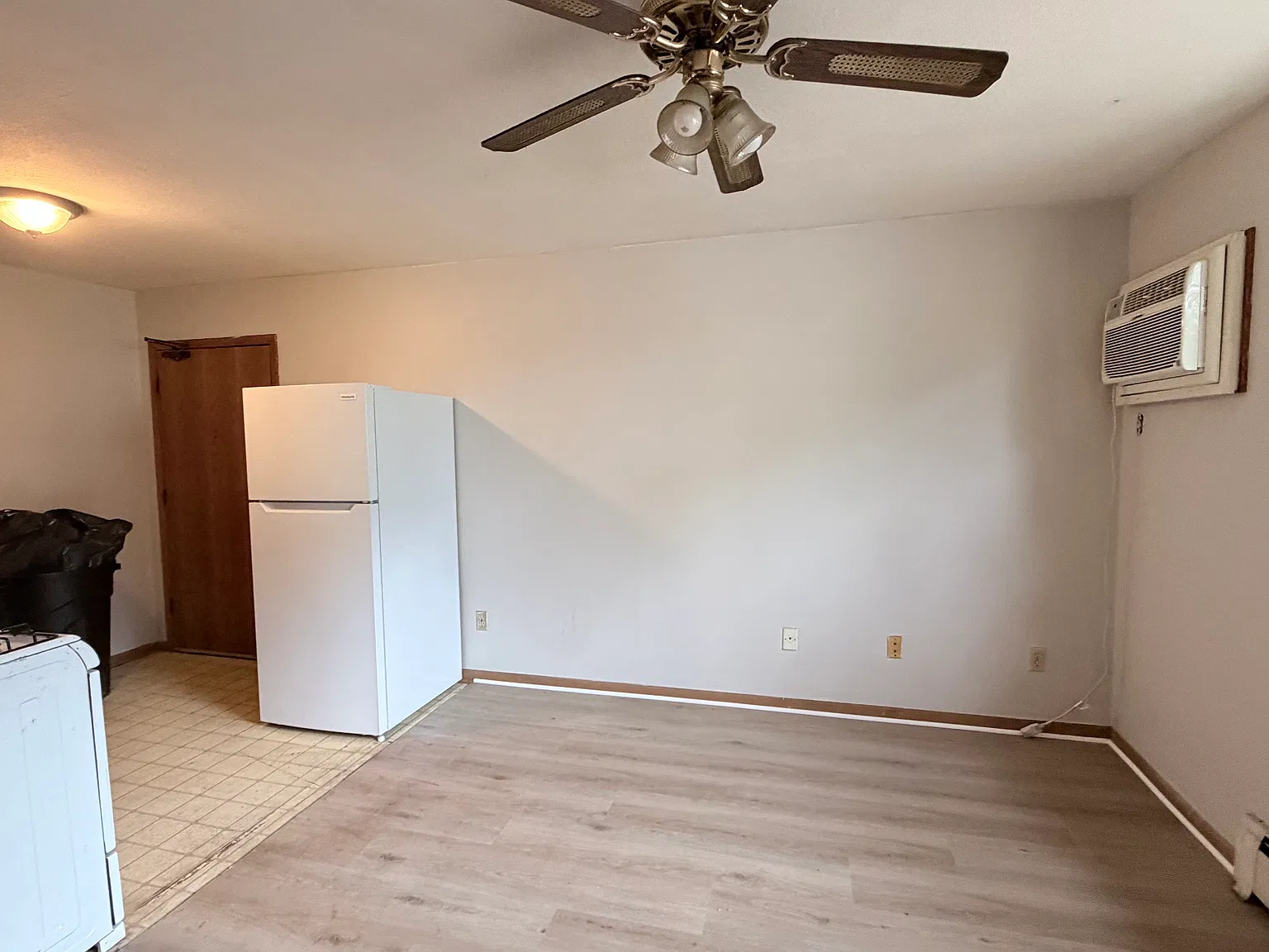 1 bed, 550 sqft, $925 — Photo 2