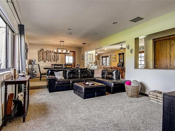 5th image of 2943 Lake Saxon Dr
