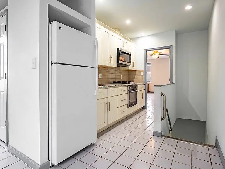 1327 Snyder Ave #2 — Photo 7