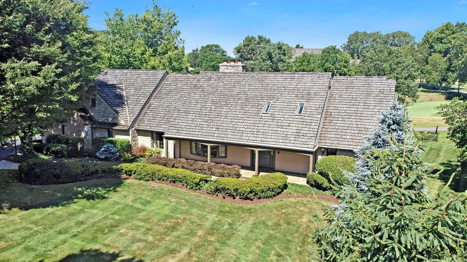 8839 Birgham Ct N photo 1