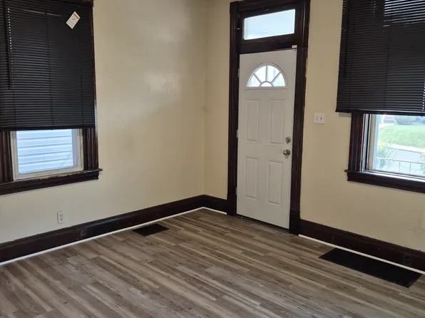 114 Mound Ave APT 2, Dravosburg, PA 15034