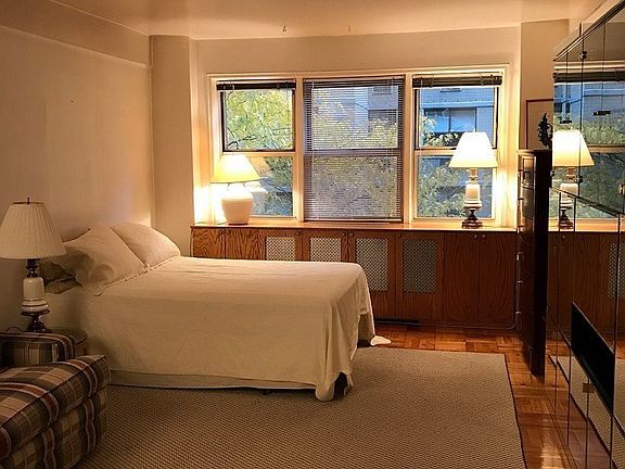 4th image of 321 E 45th St APT 7C