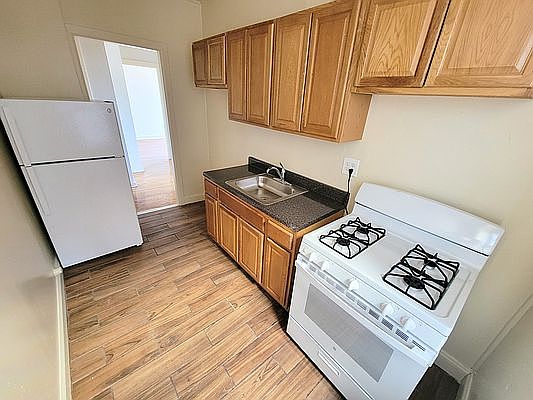 5th image of 3521 Dekalb Ave APT A52