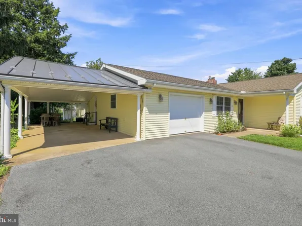 313 Linden St, Terre Hill, PA 17519