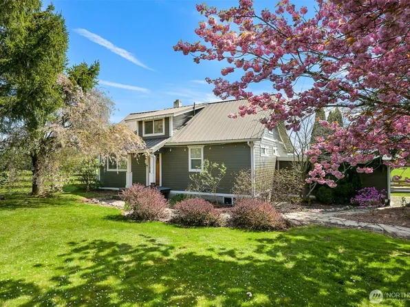 3073 Aldergrove Rd, Ferndale, WA 98248