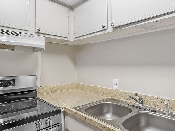 3rd image of 3301 S Broadway Ave #A24