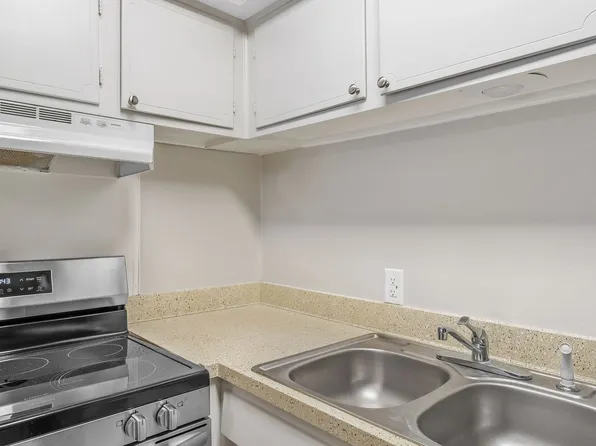 Barclay Apartments - CATCH OUR SUMMER SPECIAL!