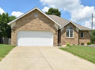 2207 W Hanover St, Springfield, MO 65807