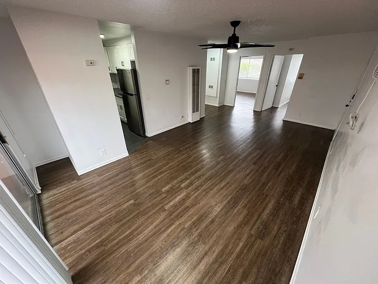 VRA27 LLC- "Villa Regency Apartments" — Photo 23