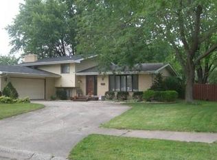 806 Wood St, Crown Point, IN 46307