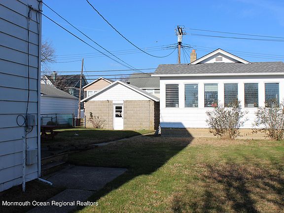 4th image of 406 Sylvania Ave