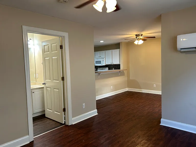 7 Cassandra Ln #B — Photo 3