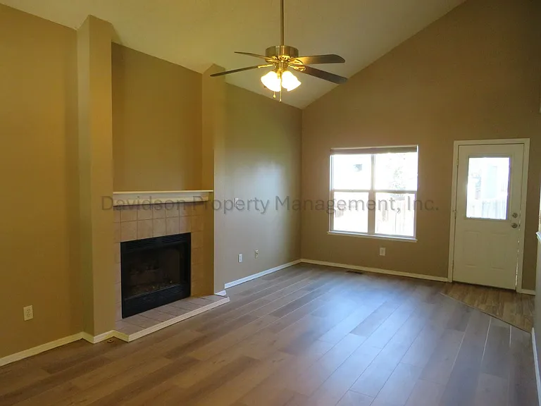 3280 Richmond Dr — Photo 2