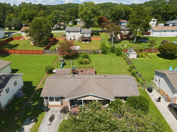 1835 S Prairie Cir, Hixson, TN 37343