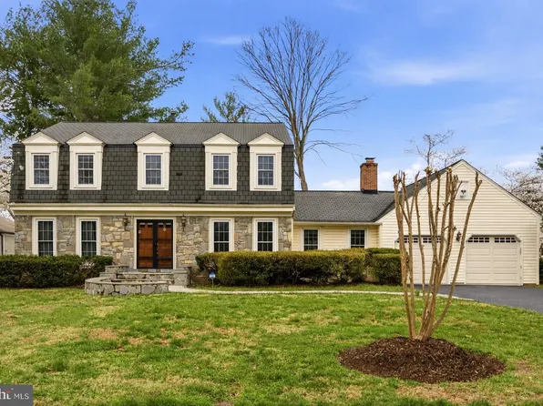 7520 Royal Dominion Dr, Bethesda, MD 20817