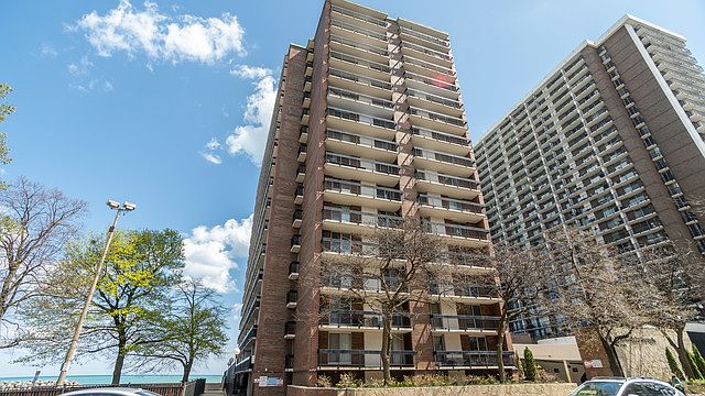 1st image of 5901 N Sheridan Rd APT 9C