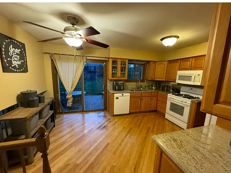 516 N Myrtle Ave — Photo 2