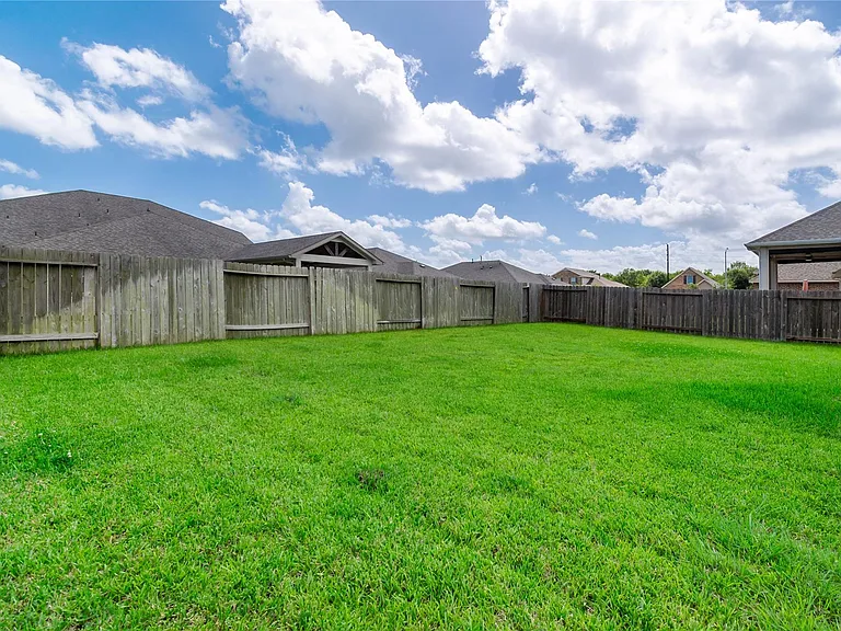 18710 Lynnwood Crest Ln — Photo 3