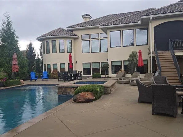 10303 W 156th Ter, Overland Park, KS 66221