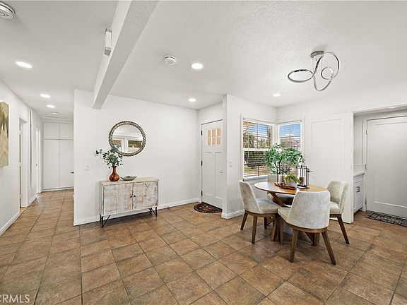 5th image of 590 Traverse Dr