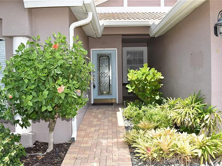 25817 Pebblecreek Dr — Photo 2