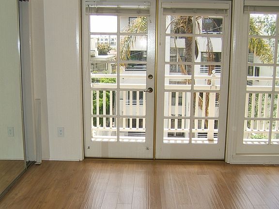 5th image of 1810 Malcolm Ave APT 201