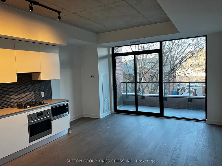 2720 Dundas St W #215 — Photo 12