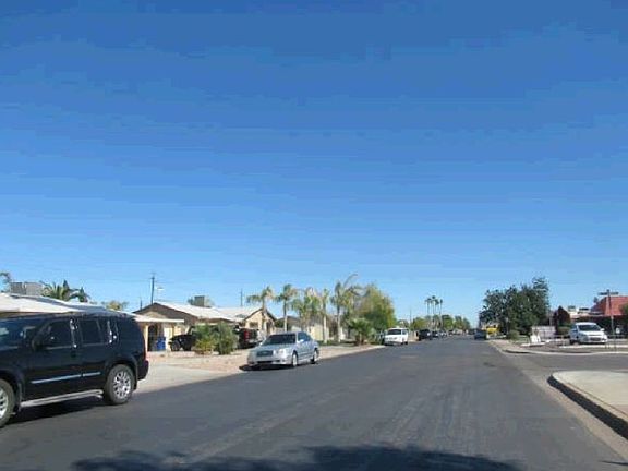 Exterior Neighborhood (street photo)