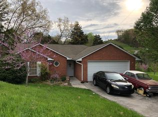 8036 Florence Gardens Rd, Knoxville, TN 37938