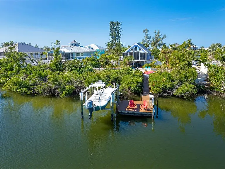 210 Bocilla Dr — Photo 65