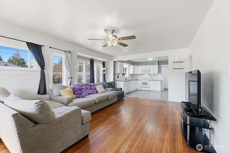 4th image of 331 100th Street S