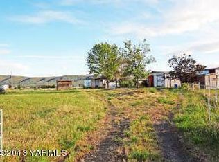 374 Hideaway Rd, Yakima, WA 98908