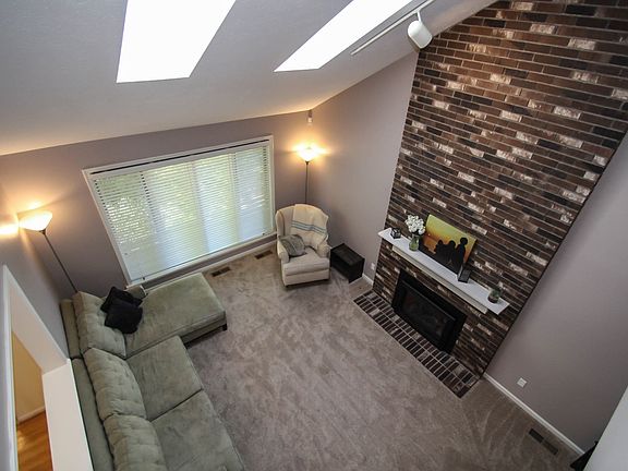 3rd image of 53 Caversham Woods
