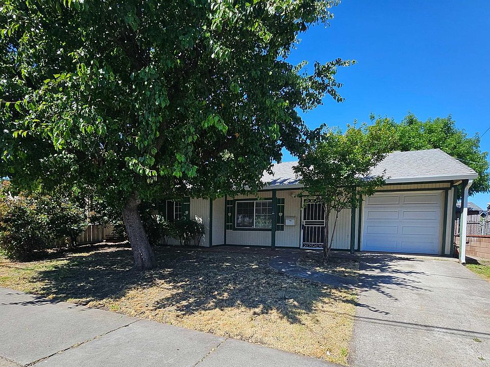 1st image of 2740 Capistrano St
