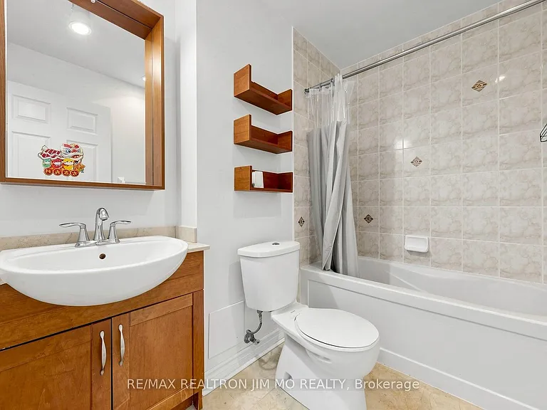 18 Holmes Ave #1606 — Photo 12